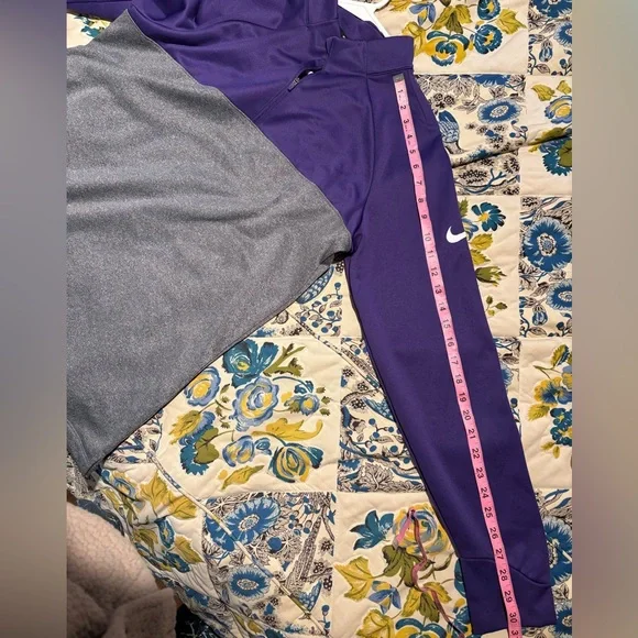 Men’s Nike Two-Tone Purple and Gray Pullover, Size Medium - Picture 7 of 8